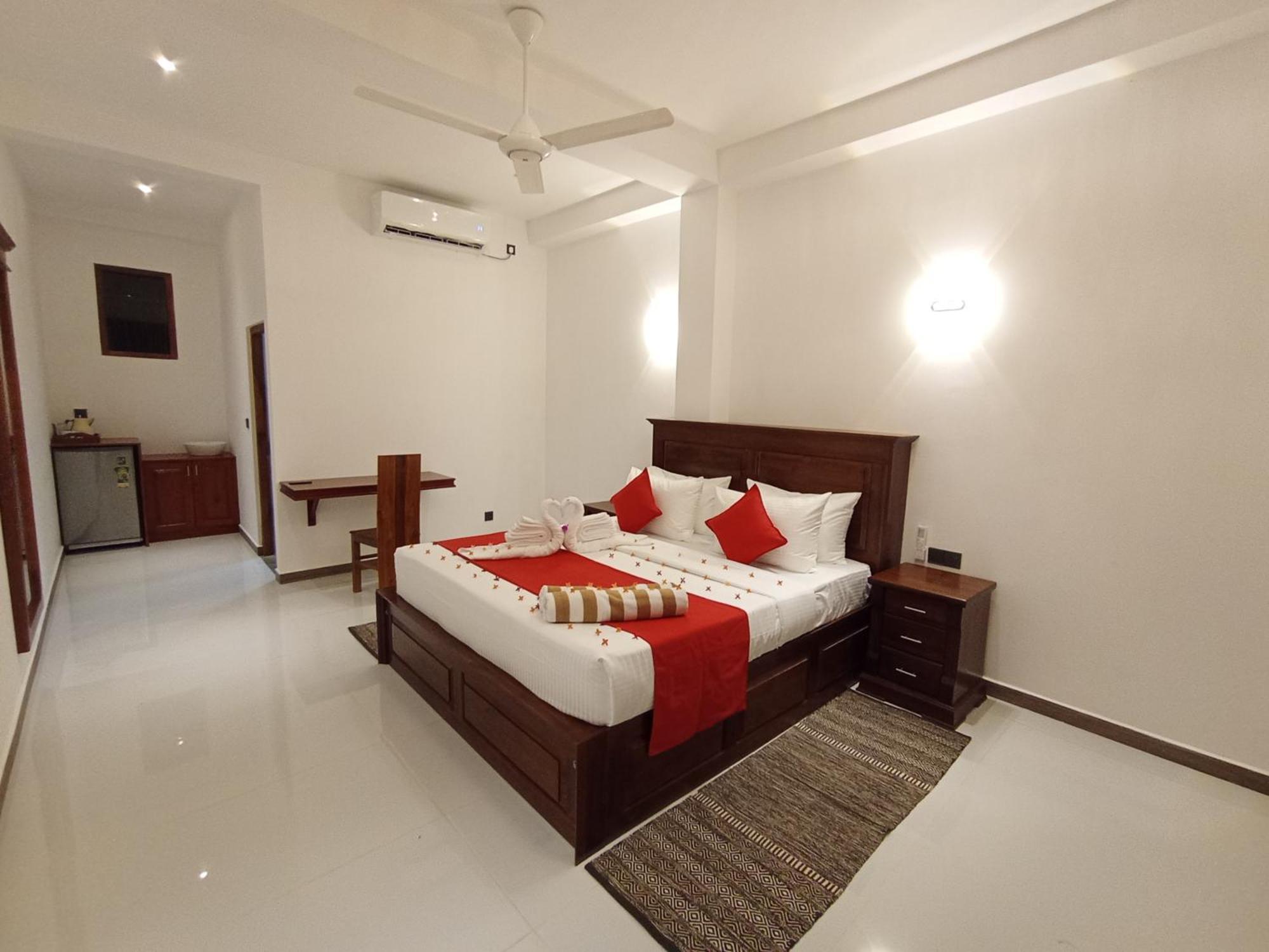 Crown Breeze Otel Ahangama Dış mekan fotoğraf
