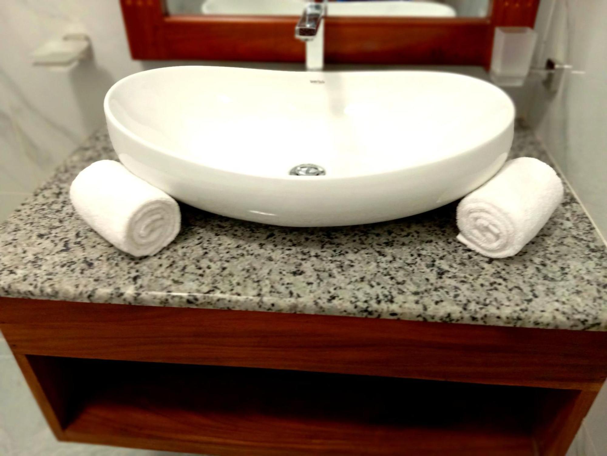 Crown Breeze Otel Ahangama Dış mekan fotoğraf