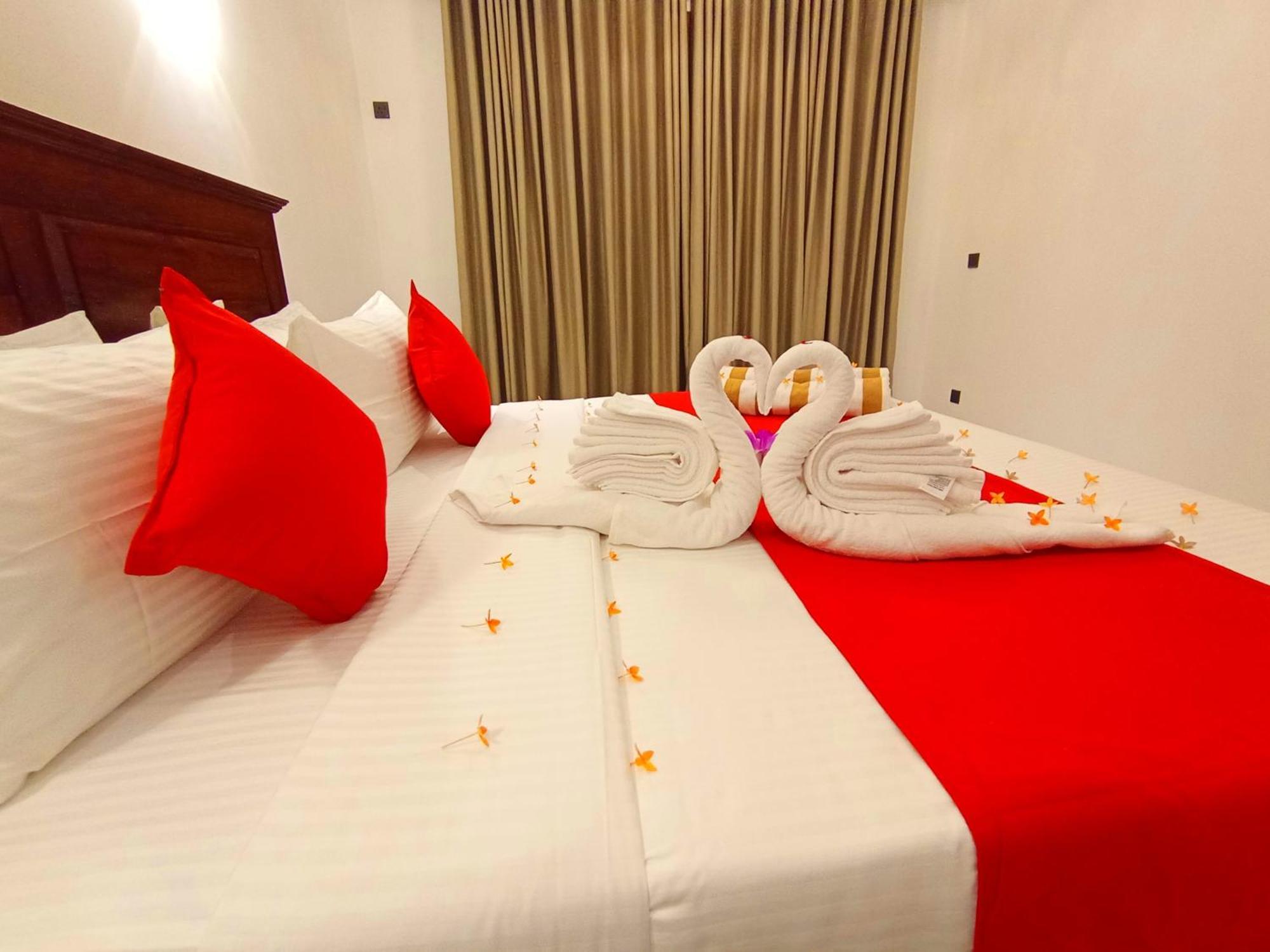 Crown Breeze Otel Ahangama Dış mekan fotoğraf