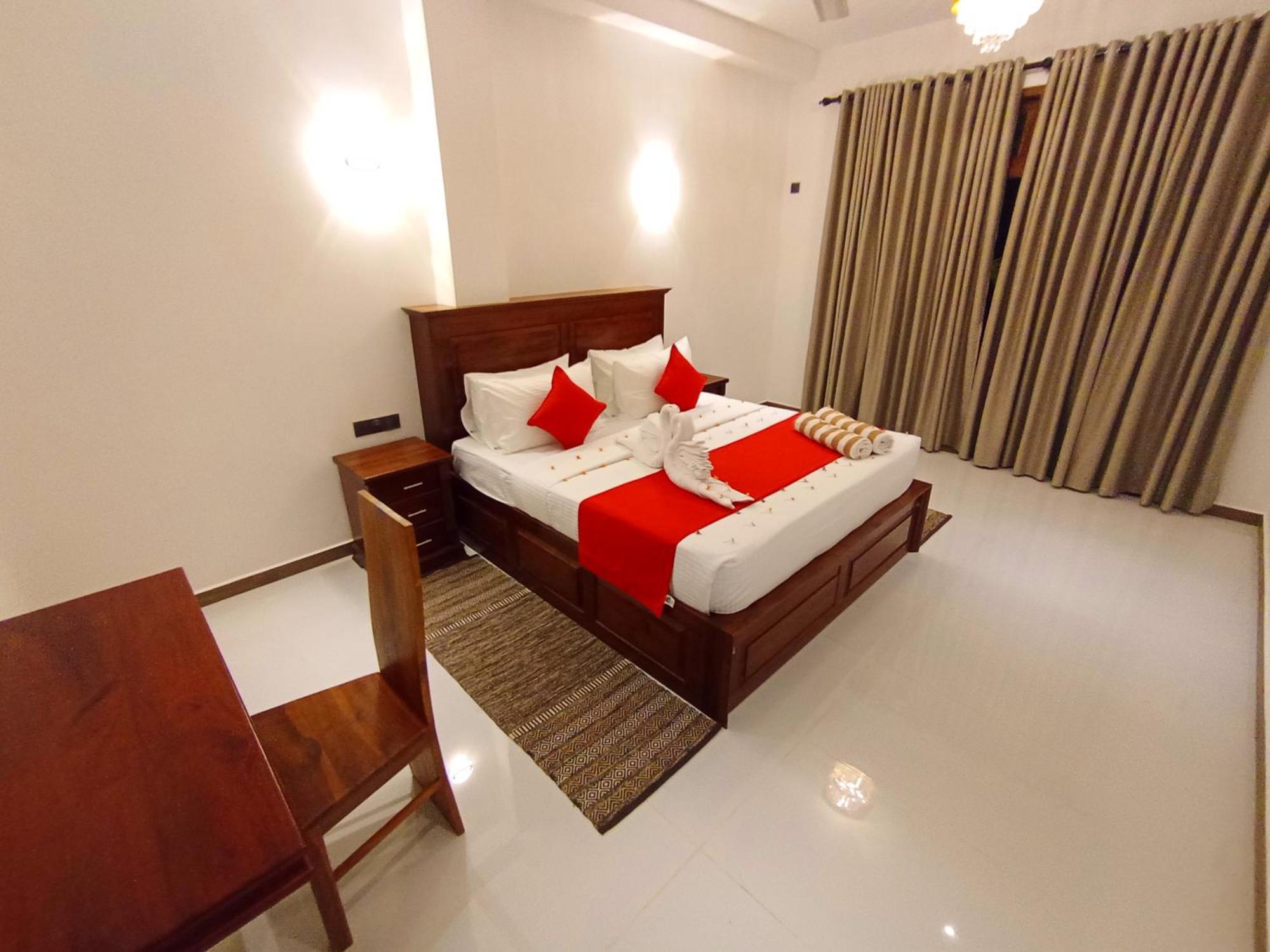 Crown Breeze Otel Ahangama Dış mekan fotoğraf