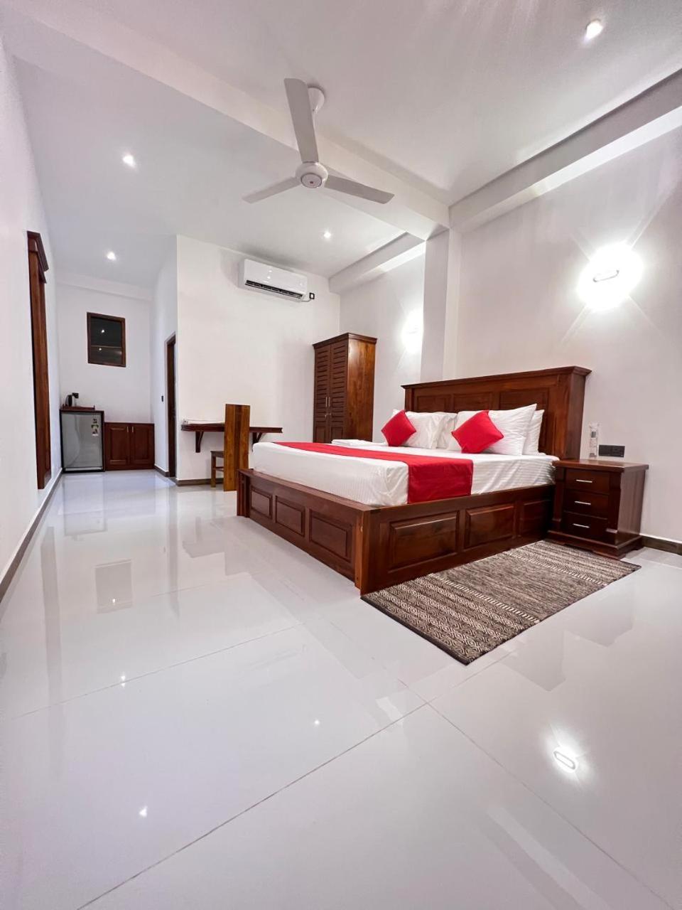 Crown Breeze Otel Ahangama Dış mekan fotoğraf